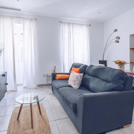 Апартаменты 2Br In The Zoko Contemporary And Convenient Гибралтар Экстерьер фото
