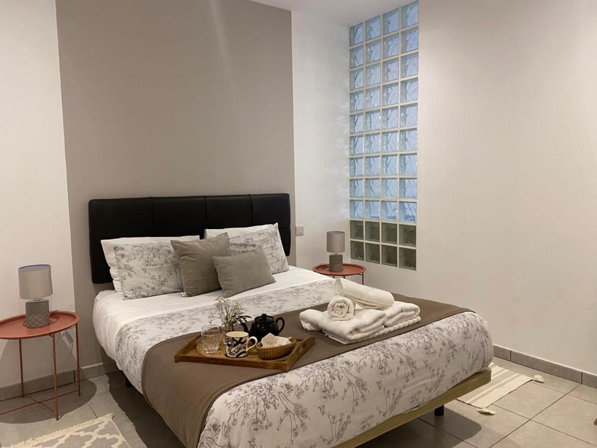 Апартаменты 2Br In The Zoko Contemporary And Convenient Гибралтар Экстерьер фото