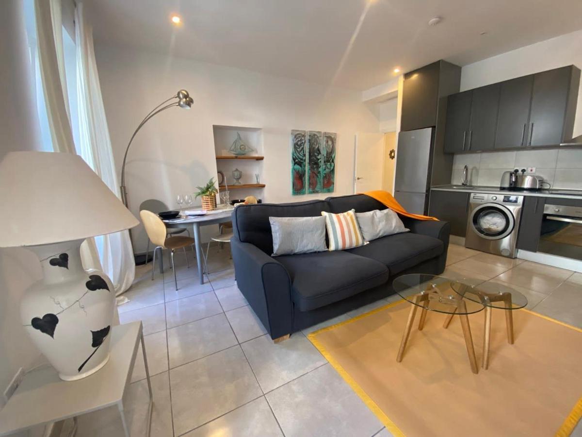 Апартаменты 2Br In The Zoko Contemporary And Convenient Гибралтар Экстерьер фото