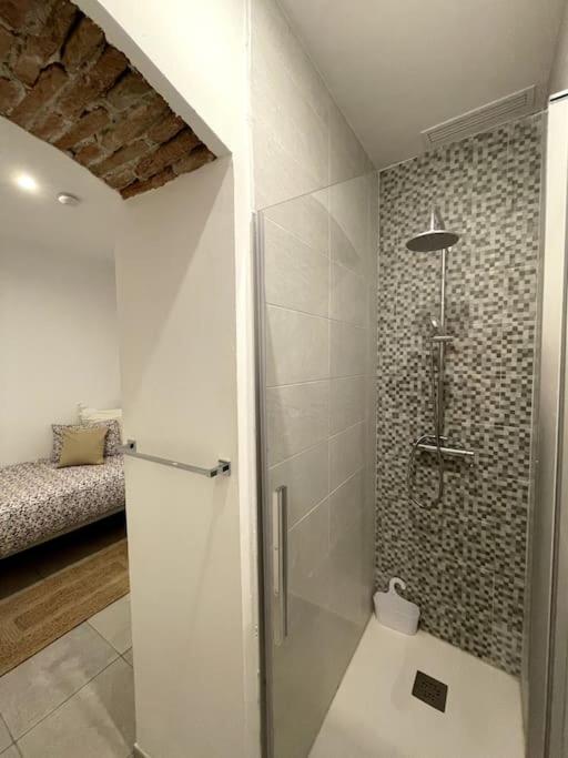 Апартаменты 2Br In The Zoko Contemporary And Convenient Гибралтар Экстерьер фото