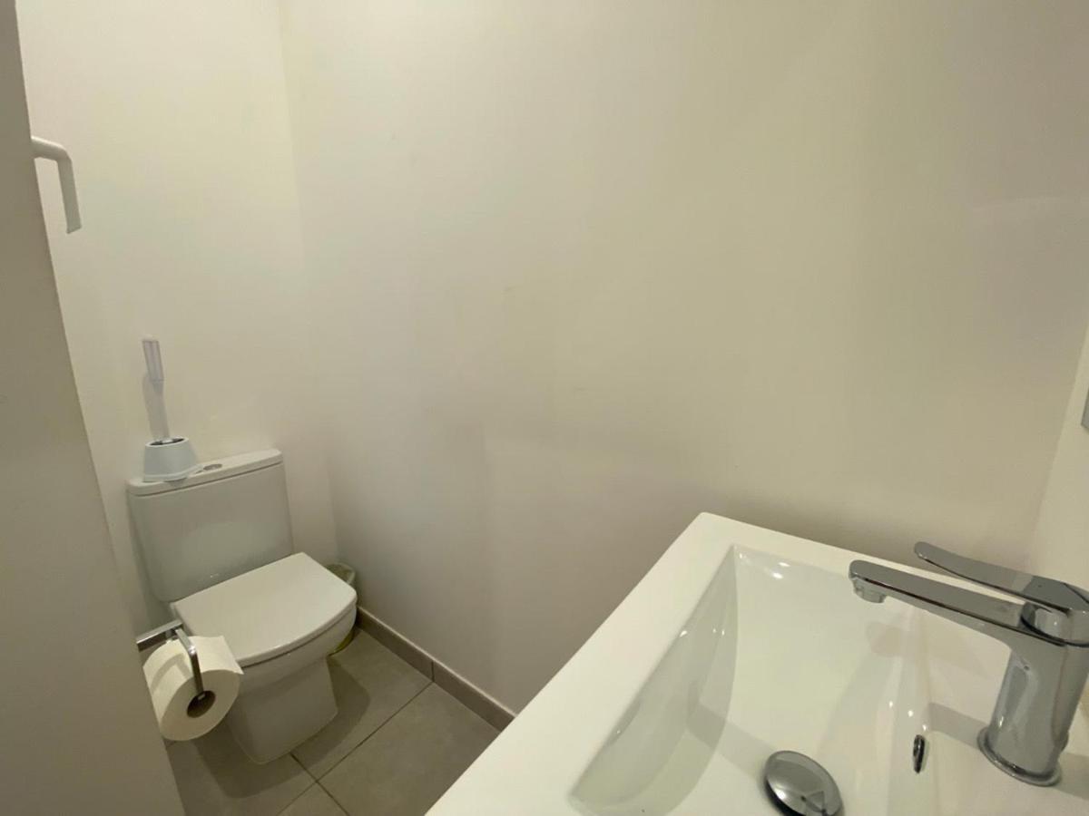 Апартаменты 2Br In The Zoko Contemporary And Convenient Гибралтар Экстерьер фото