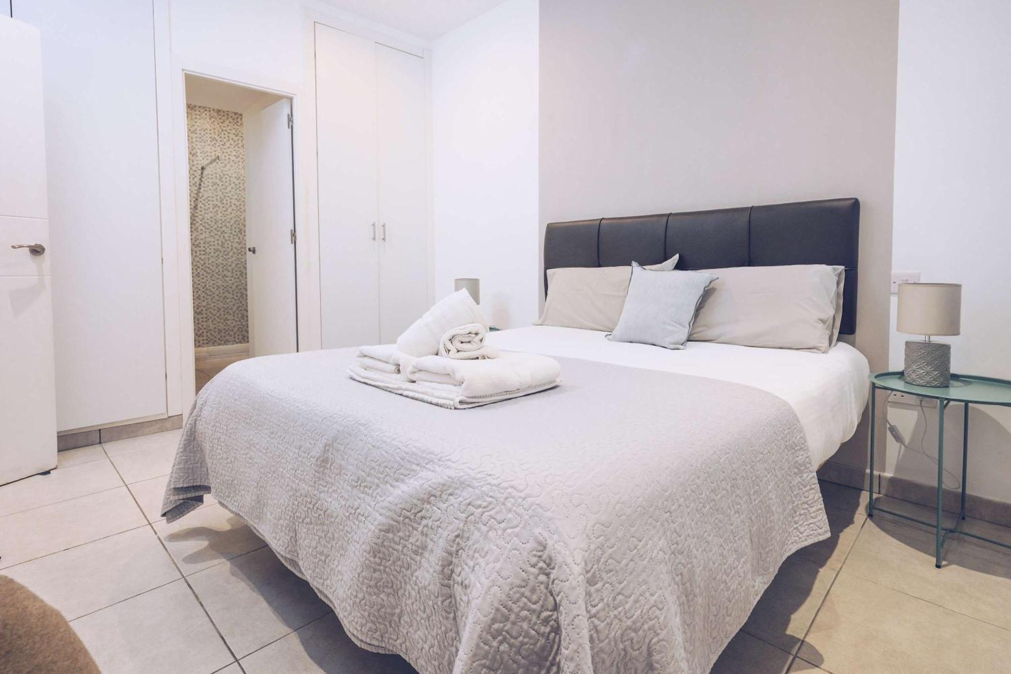 Апартаменты 2Br In The Zoko Contemporary And Convenient Гибралтар Экстерьер фото