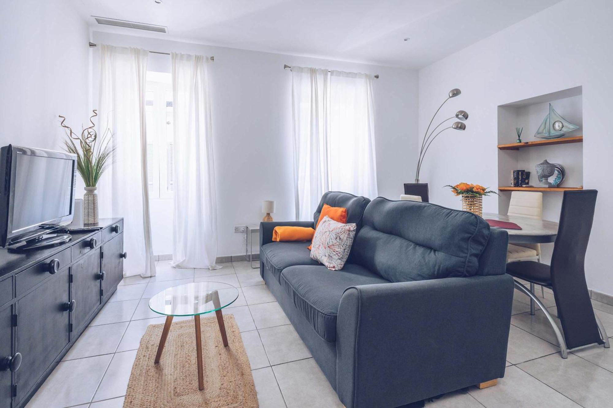 Апартаменты 2Br In The Zoko Contemporary And Convenient Гибралтар Экстерьер фото