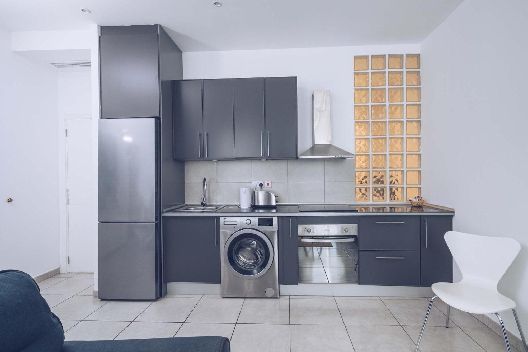 Апартаменты 2Br In The Zoko Contemporary And Convenient Гибралтар Экстерьер фото