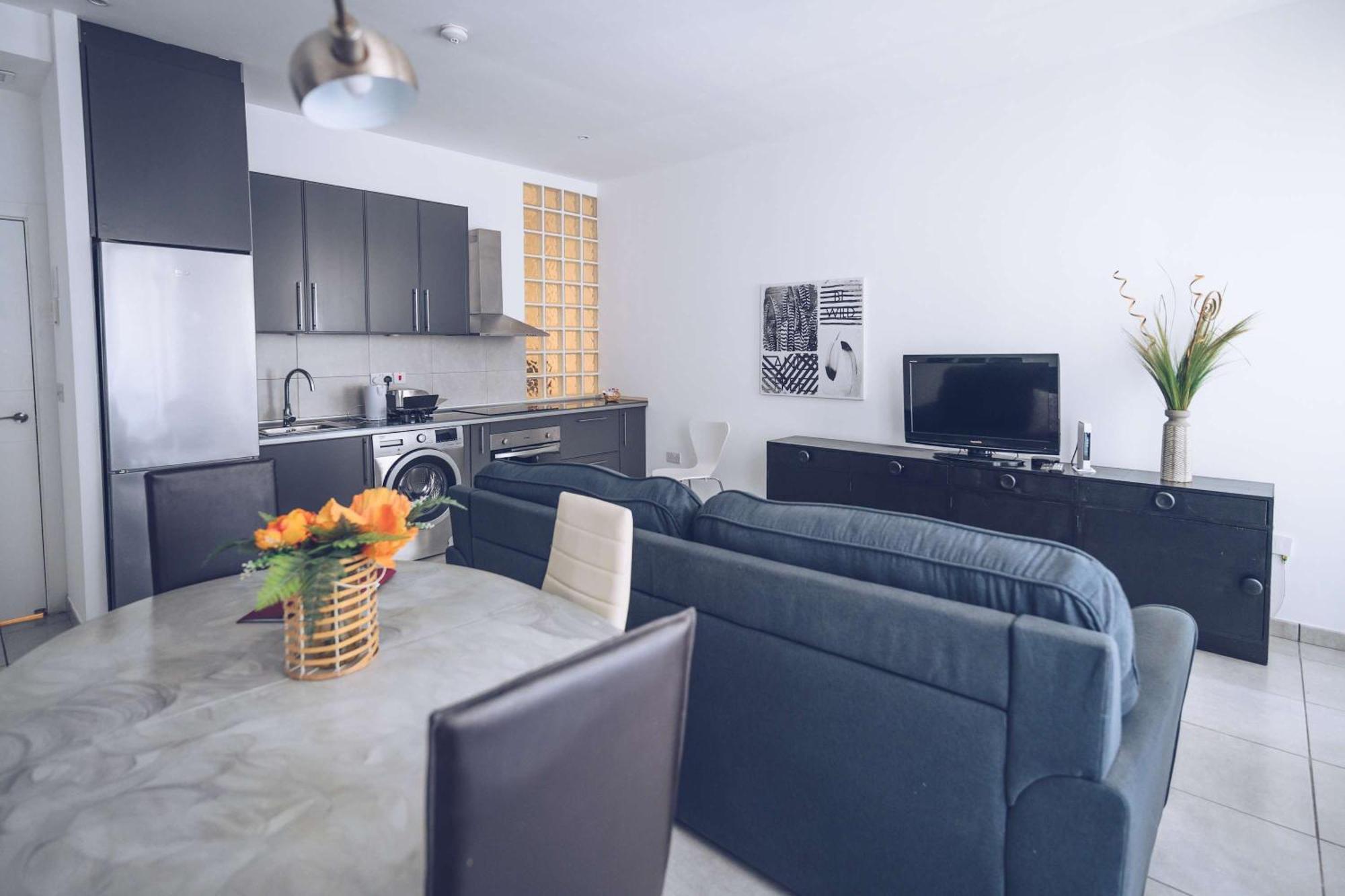 Апартаменты 2Br In The Zoko Contemporary And Convenient Гибралтар Экстерьер фото
