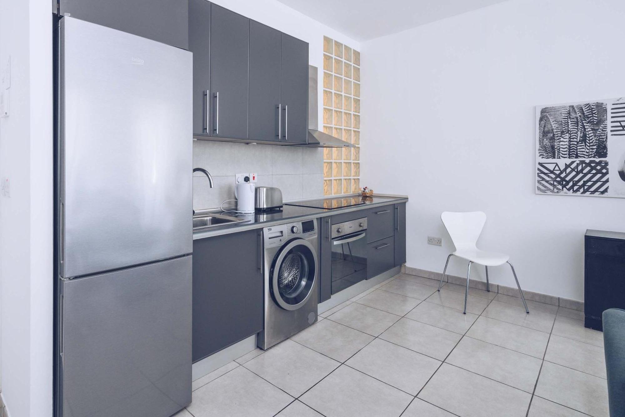 Апартаменты 2Br In The Zoko Contemporary And Convenient Гибралтар Экстерьер фото